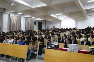 经济贸易与人文科学系召开系团总支、员工分会换届暨表彰大会