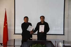 懂球体育与江苏顺丰通讯有限公司举行“顺丰班”校企合作签约仪式